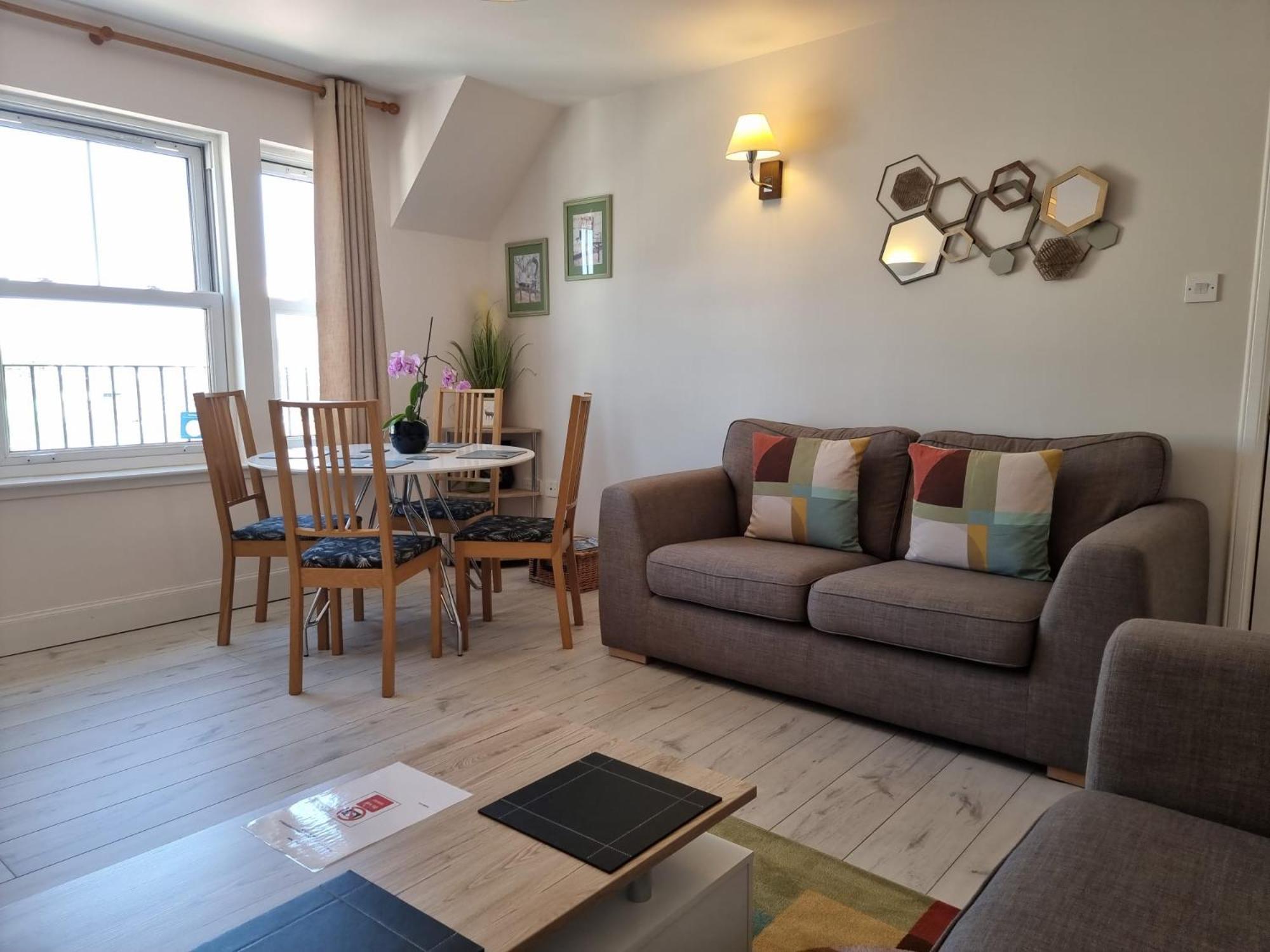 Heart Of Inverness-City Apartment ภายนอก รูปภาพ