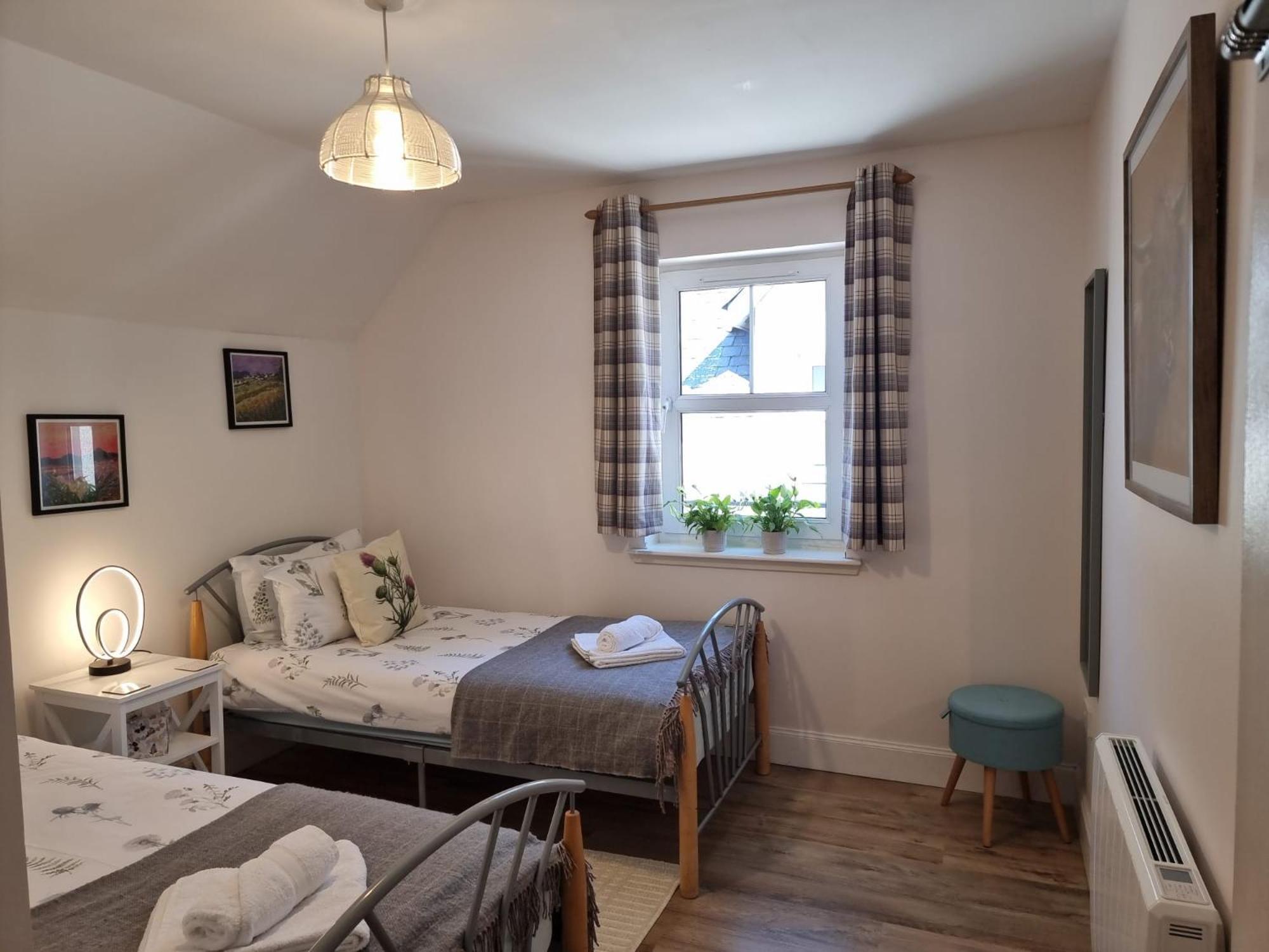 Heart Of Inverness-City Apartment ภายนอก รูปภาพ