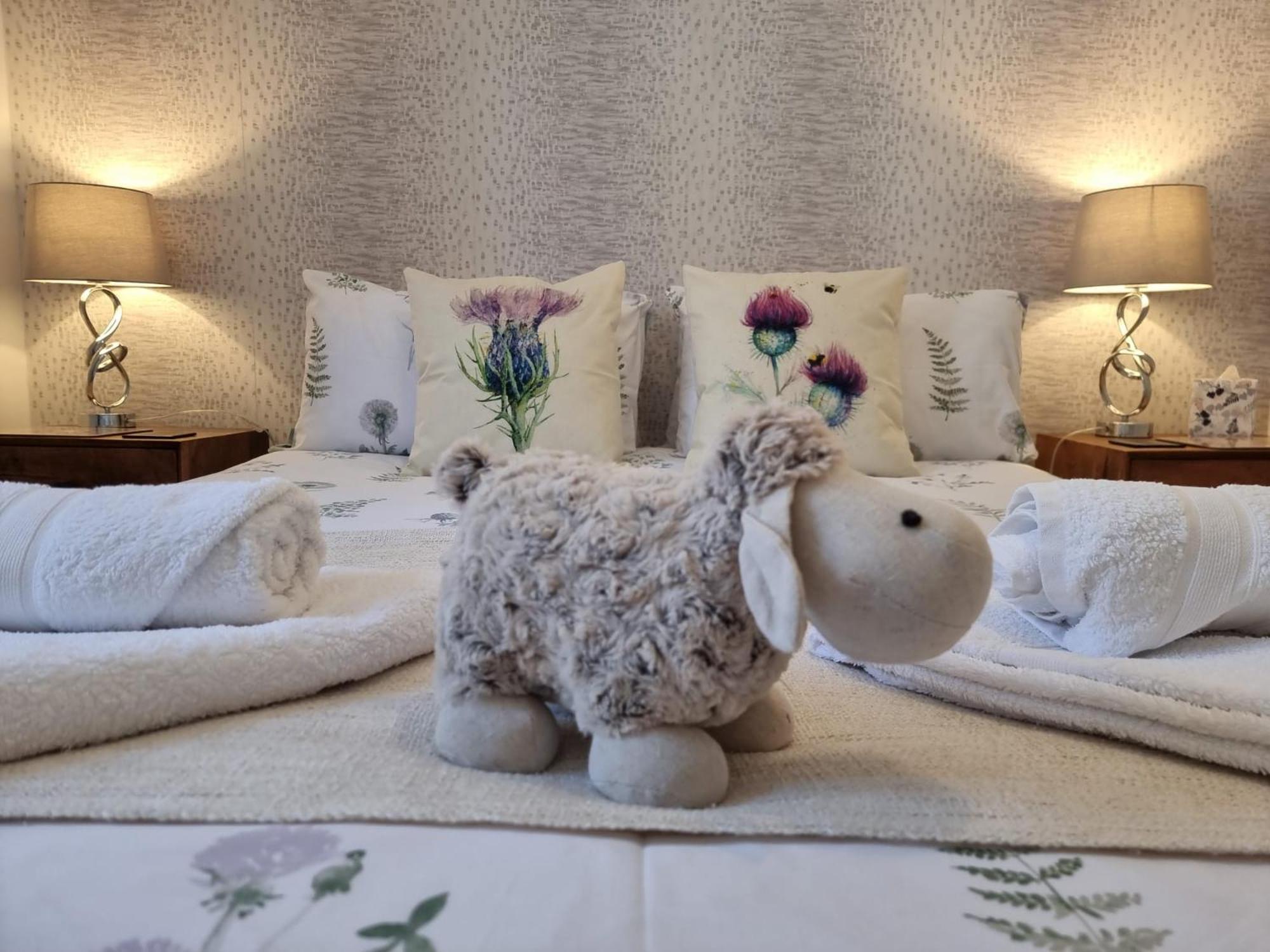 Heart Of Inverness-City Apartment ภายนอก รูปภาพ
